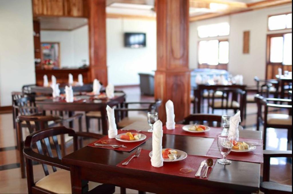 Vansana Luang Prabang Hotel Екстер'єр фото