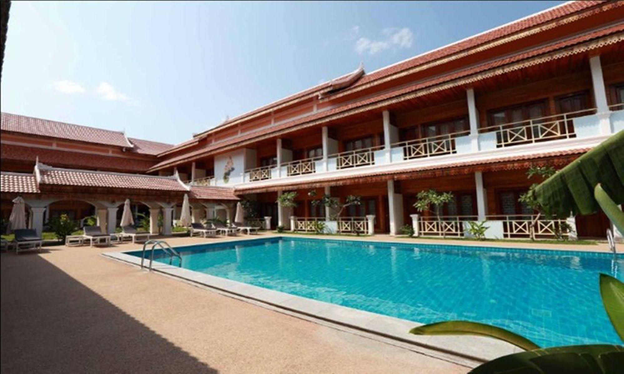 Vansana Luang Prabang Hotel Екстер'єр фото