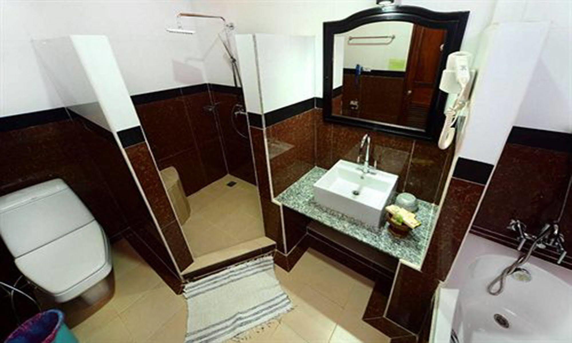 Vansana Luang Prabang Hotel Екстер'єр фото