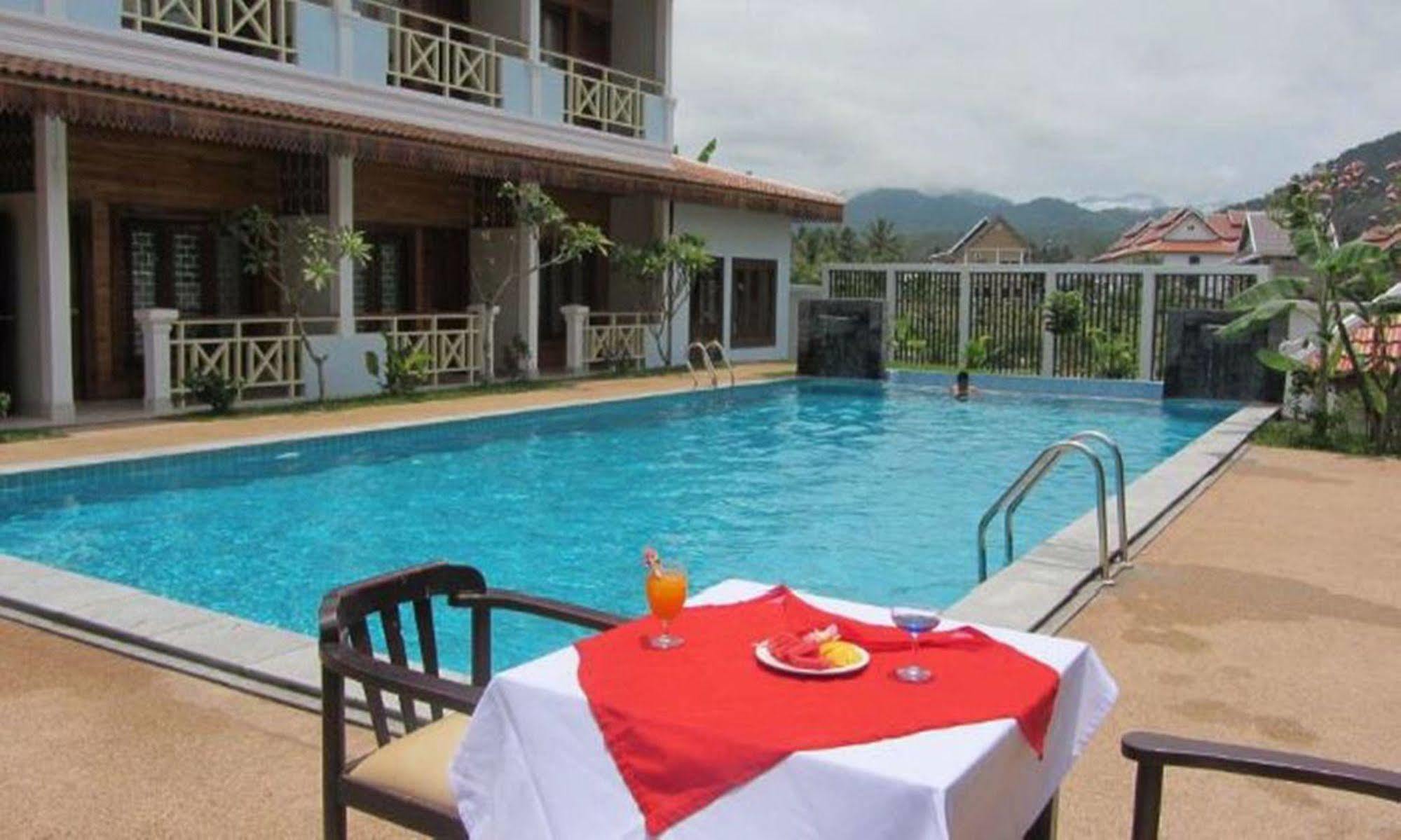 Vansana Luang Prabang Hotel Екстер'єр фото